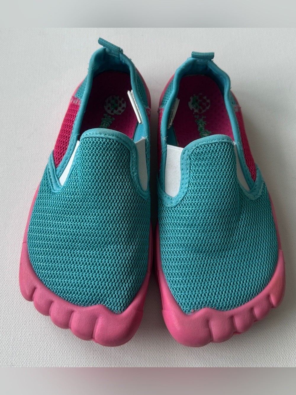 Newtz girls' teal and pink mesh water shoes with bumper toes.  Size 11/12.